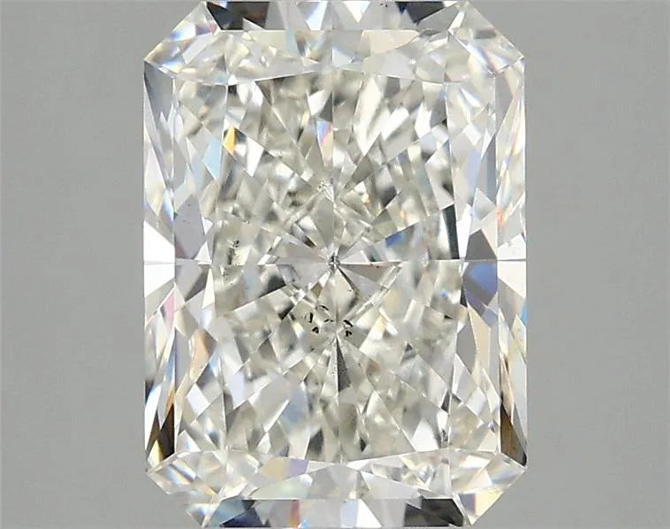 2.52ct Radiant Lab Grown Diamond (Colour H, Clarity VS2, IGI Certified)