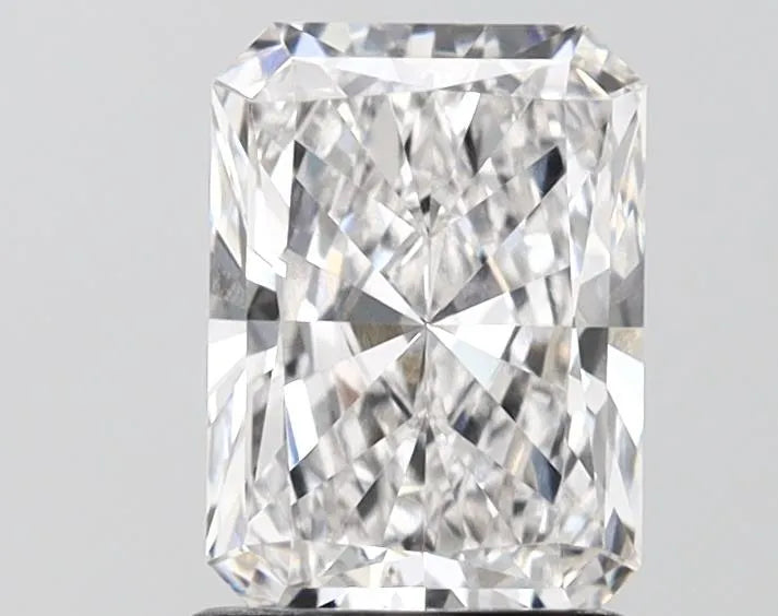 1.55ct Radiant Lab Grown Diamond (Colour F, Clarity VVS2, IGI Certified)