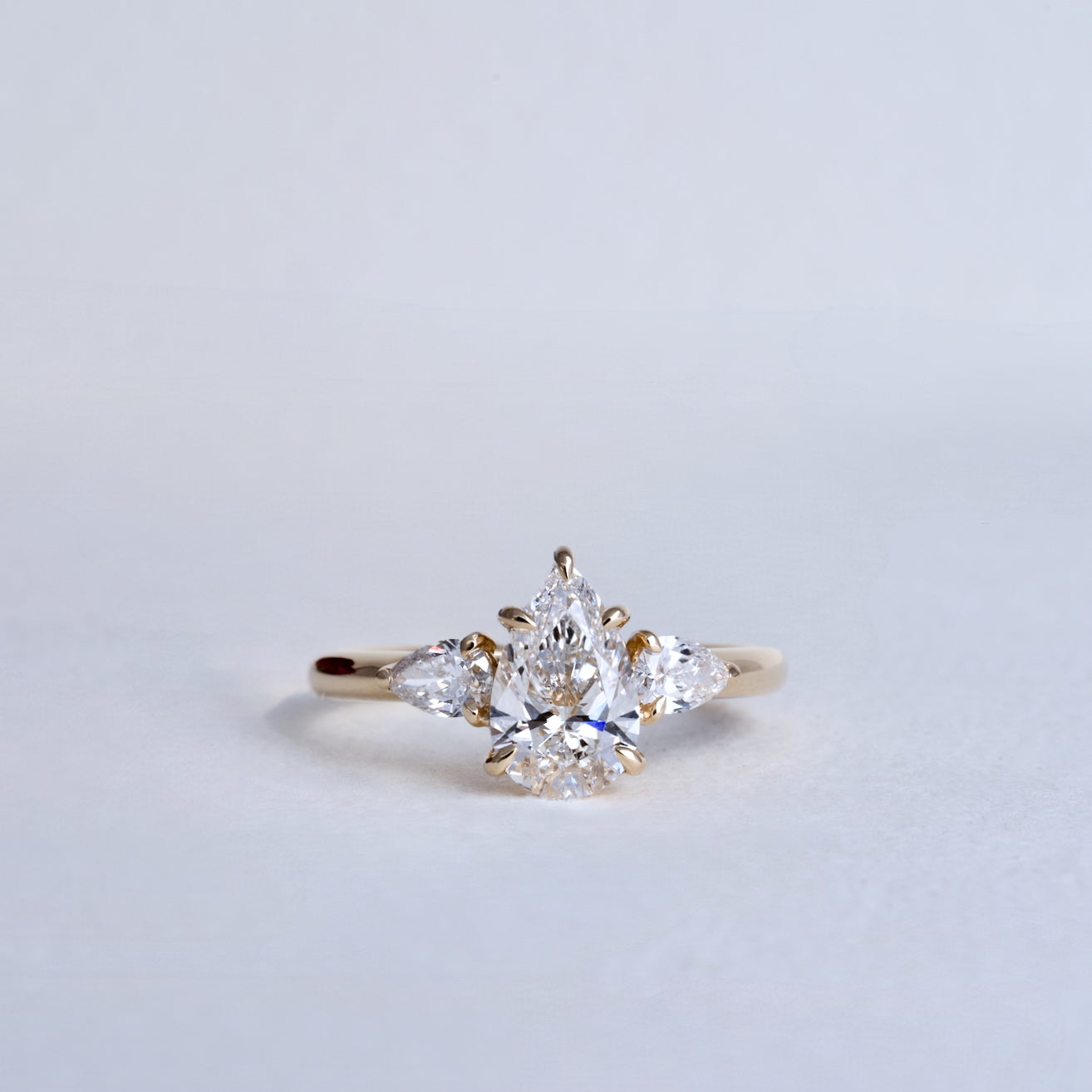 PEAR CUT TRILOGY (SETTING)