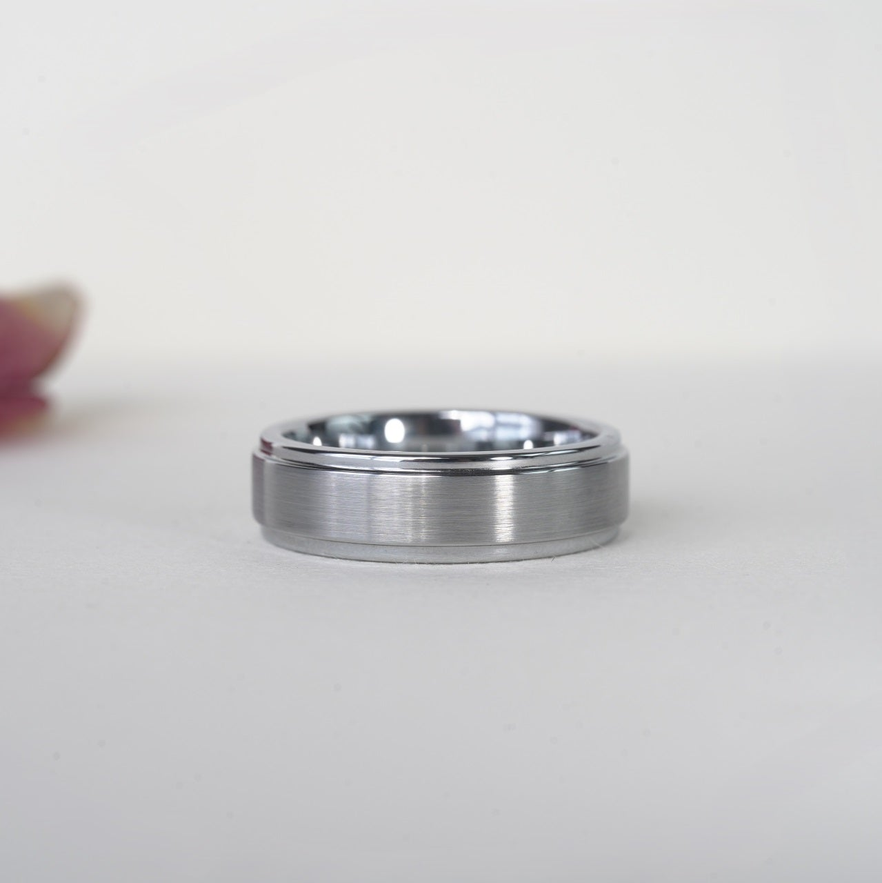 BRUSHED, STEPPED EDGE WEDDING BAND