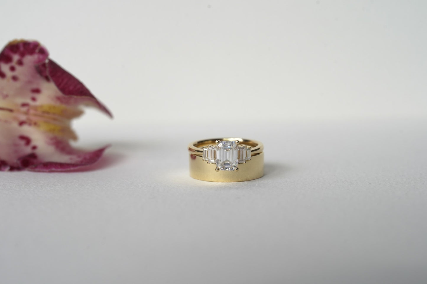 CUSTOM CONTOUR WEDDING BAND