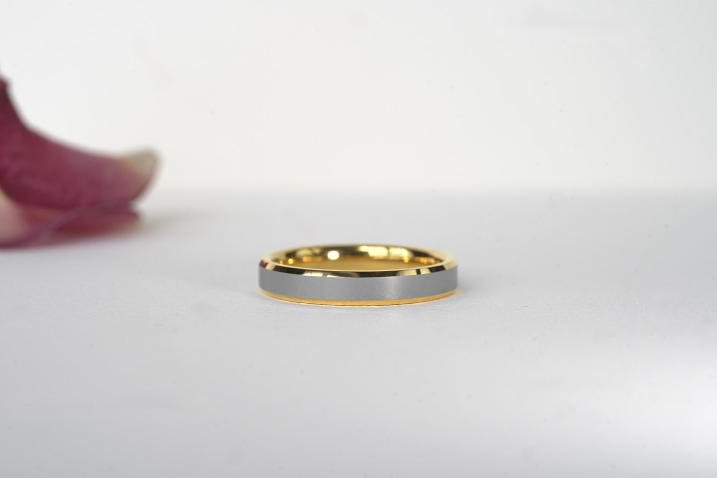 TWO TONE FLAT BAND W/ ROUNDED BEVEL