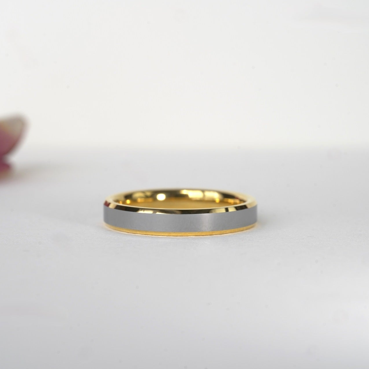 TWO TONE FLAT BAND W/ ROUNDED BEVEL