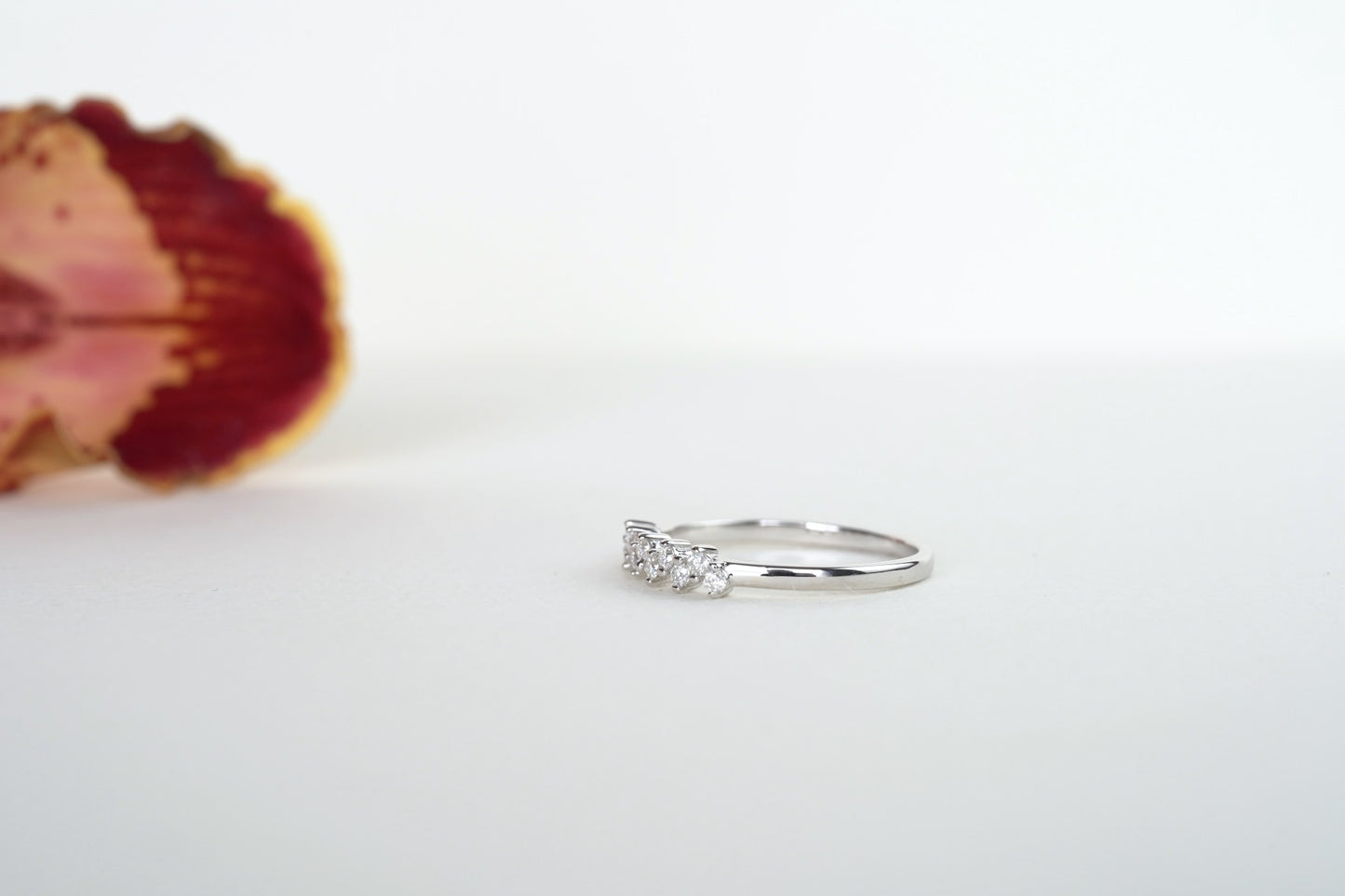 VIVACE | ZIG ZAG ROUND DIAMOND WEDDING BAND