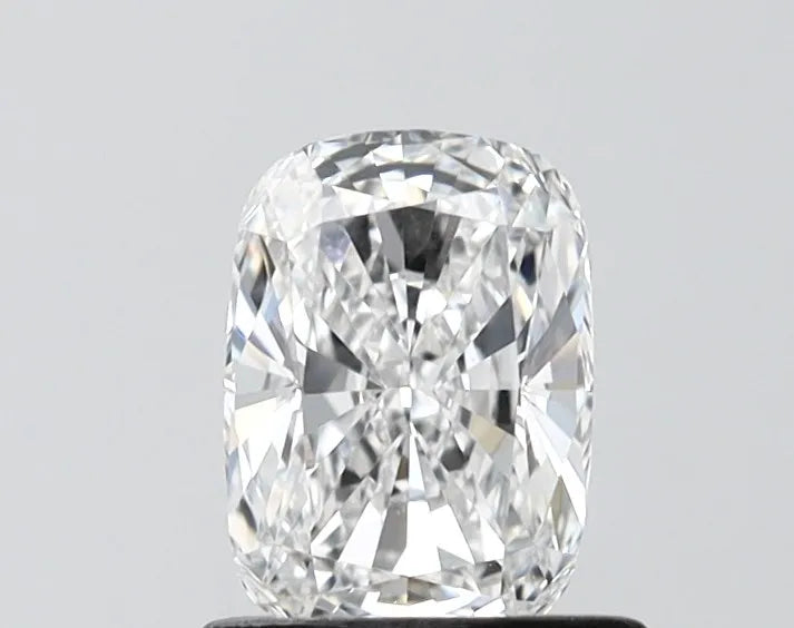 0.94ct Cushion modified Lab Grown Diamond (Colour D, Clarity VVS2, IGI Certified)