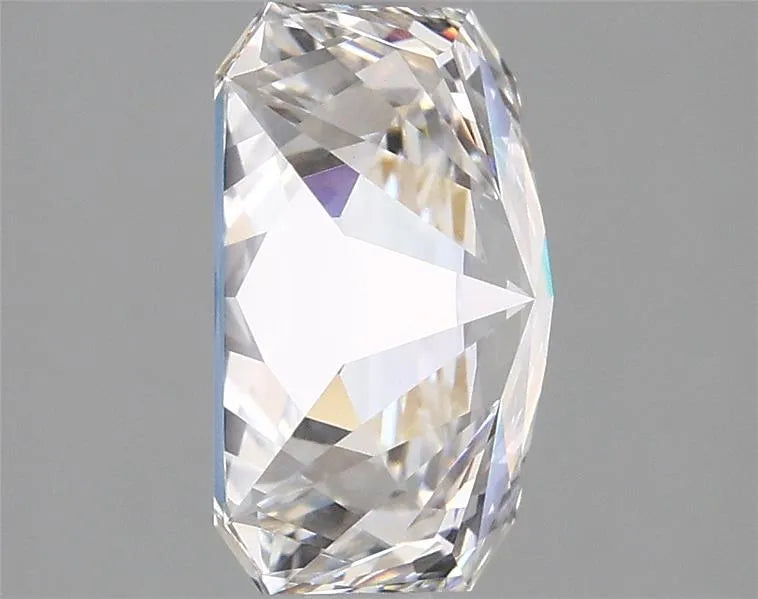 2.74ct Radiant Lab Grown Diamond (Colour G, Clarity VVS2, IGI)