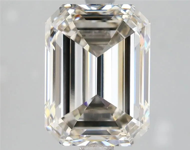 4.02ct Emerald Lab Grown Diamond (Colour J, Clarity VVS2, IGI Certified)
