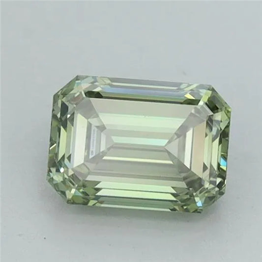 1.03ct Emerald Lab Grown Diamond (Colour Fancy Vivid Green, Clarity VVS2, IGI Certified)