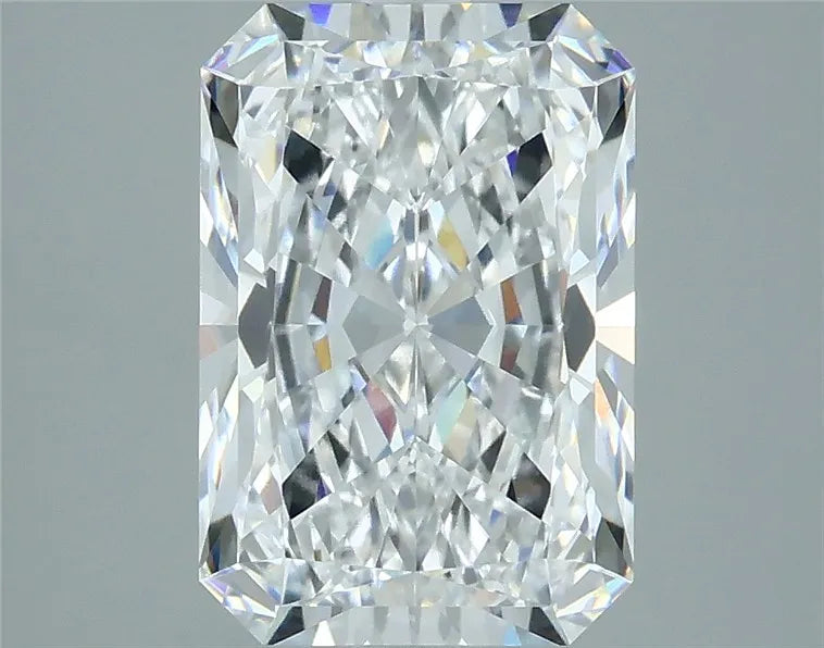 2.59ct Radiant Lab Grown Diamond (Colour E, Clarity VVS2, GIA Certified)