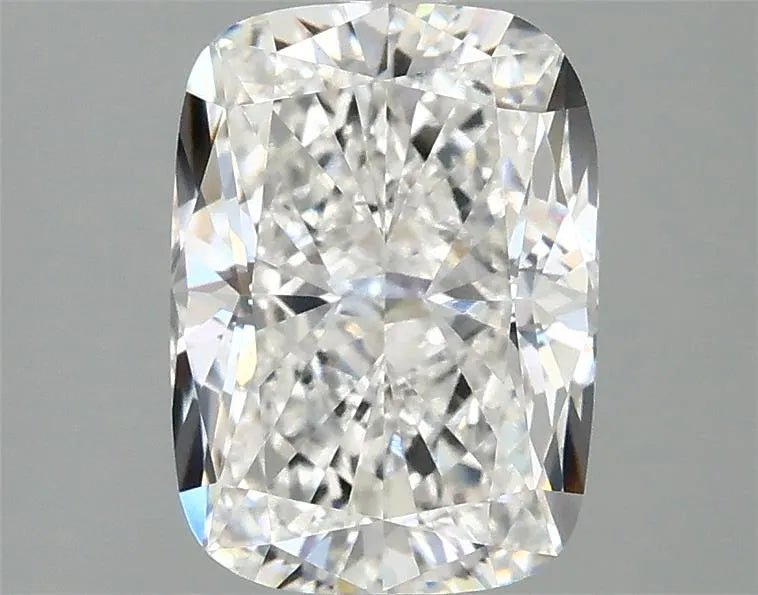2.31ct Cushion modified Lab Grown Diamond (Colour E, Clarity VS1, IGI Certified)