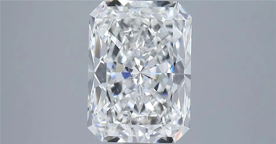 2.78ct Radiant Lab Grown Diamond (Colour E, Clarity SI1, IGI Certified)