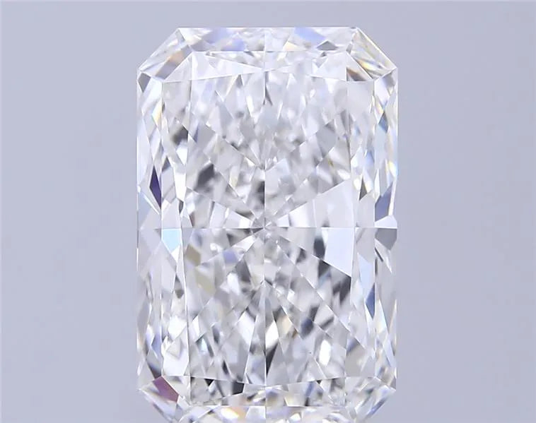 8.00ct Radiant Lab Grown Diamond (Colour E, Clarity VVS2, IGI Certified)