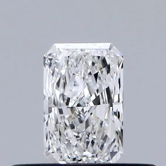 0.30ct Radiant Lab Grown Diamond (Colour E, Clarity VS1, IGI Certified)