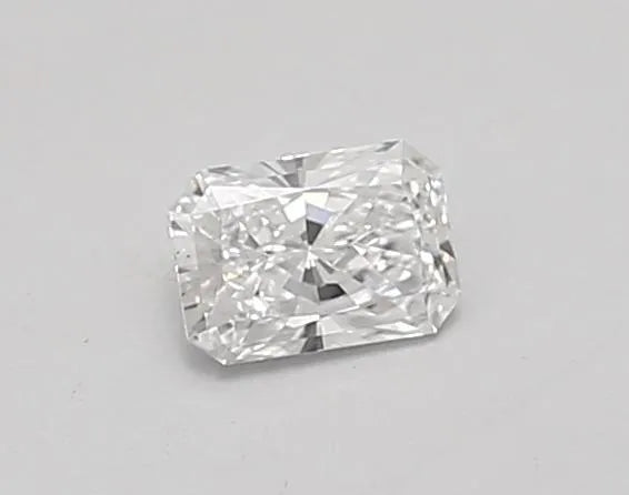 0.35ct Radiant Lab Grown Diamond (Colour D, Clarity VS1, IGI Certified)