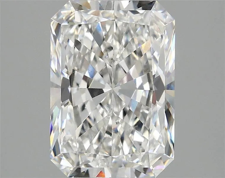 2.59ct Radiant Lab Grown Diamond (Colour E, Clarity VVS2, IGI Certified)
