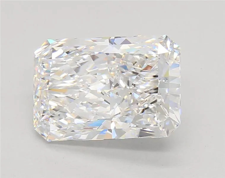 3.05ct Radiant Lab Grown Diamond (Colour D, Clarity VVS2, IGI Certified)