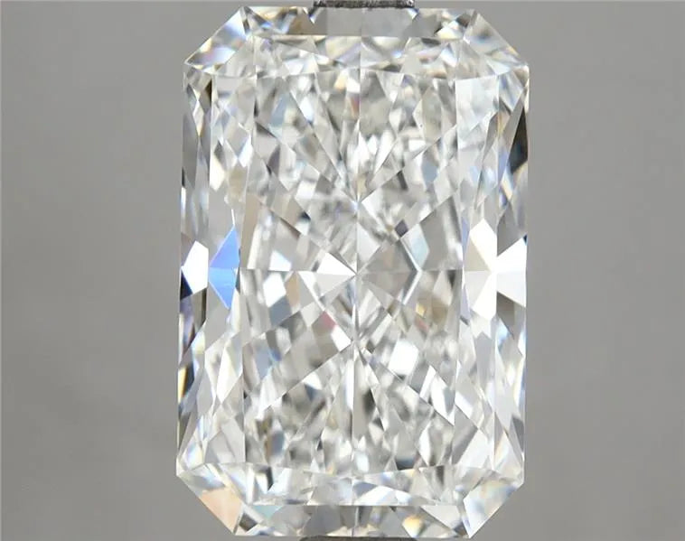 4.07ct Radiant Lab Grown Diamond (Colour F, Clarity VVS2, IGI Certified)
