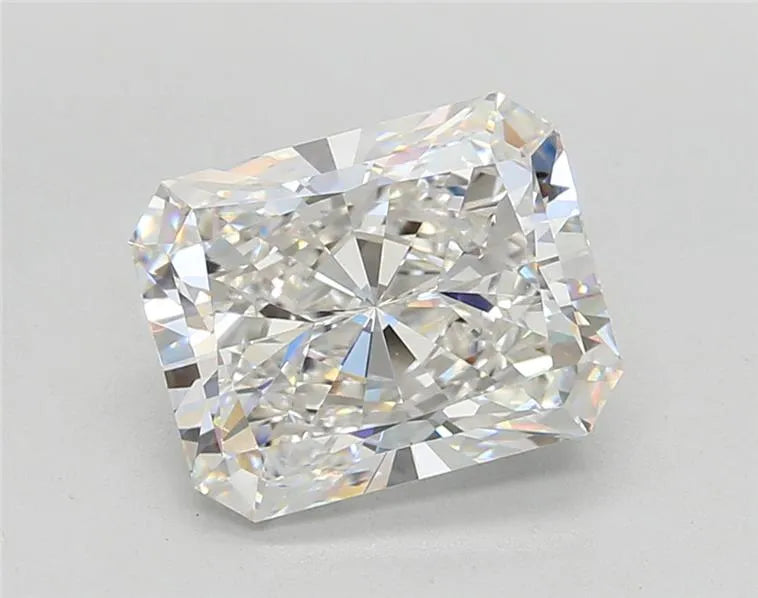 3.69ct Radiant Lab Grown Diamond (Colour E, Clarity VVS2, IGI Certified)