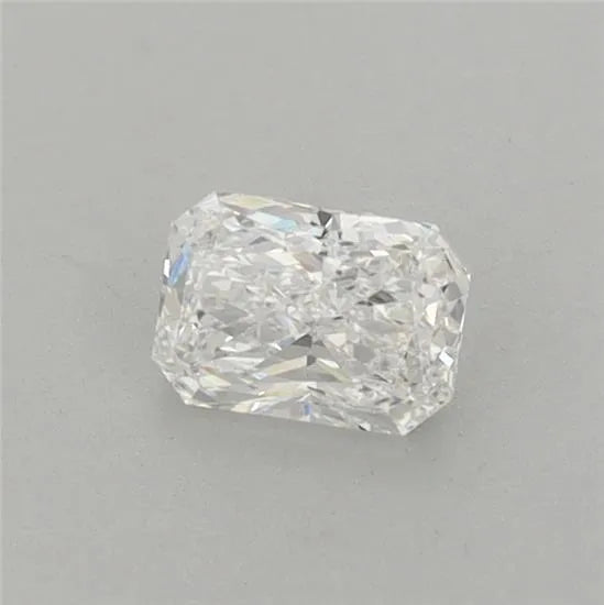 0.37ct Radiant Lab Grown Diamond (Colour E, Clarity VS2, IGI Certified)