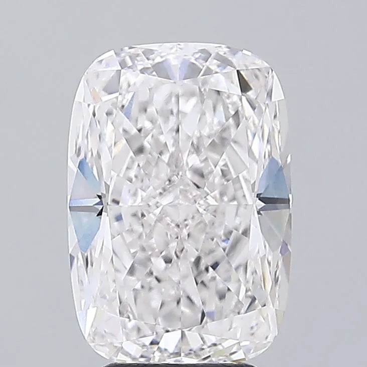 4.00ct Cushion modified Lab Grown Diamond (Colour E, Clarity VVS1, IGI Certified)