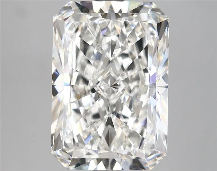4.24ct Radiant Lab Grown Diamond (Colour F, Clarity VVS2, IGI Certified)