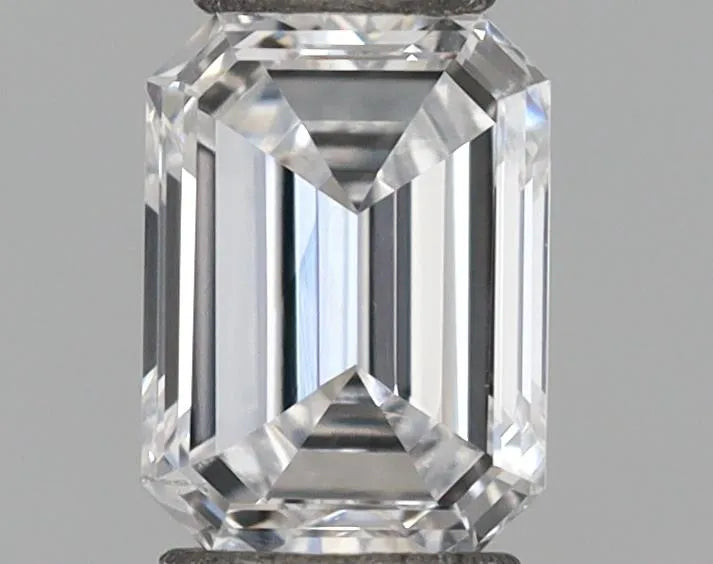 0.31ct Emerald Lab Grown Diamond (Colour E, Clarity VVS2, IGI Certified)
