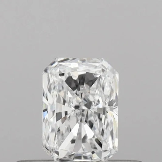 0.31ct Radiant Lab Grown Diamond (Colour D, Clarity VVS2, IGI Certified)