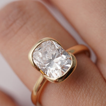 BIJOU- ELONGATED CUSHION