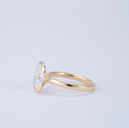 BIJOU- ELONGATED CUSHION