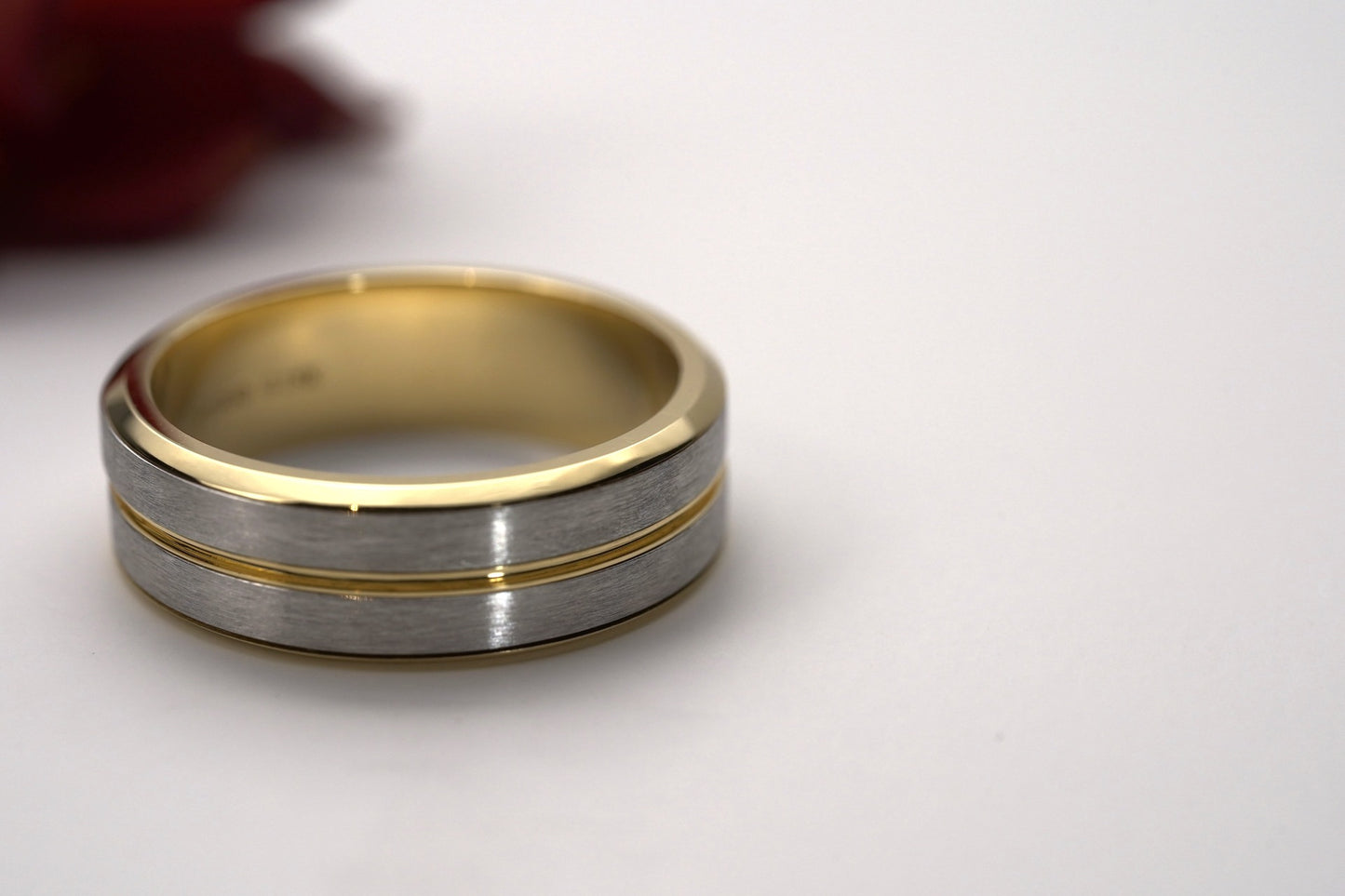 VERTEX | TWO TONE CENTRE RECESSED BEVELLED WEDDING BAND